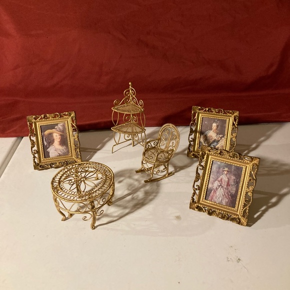 Cutest Dollhouse Furniture - Picture 2 of 11